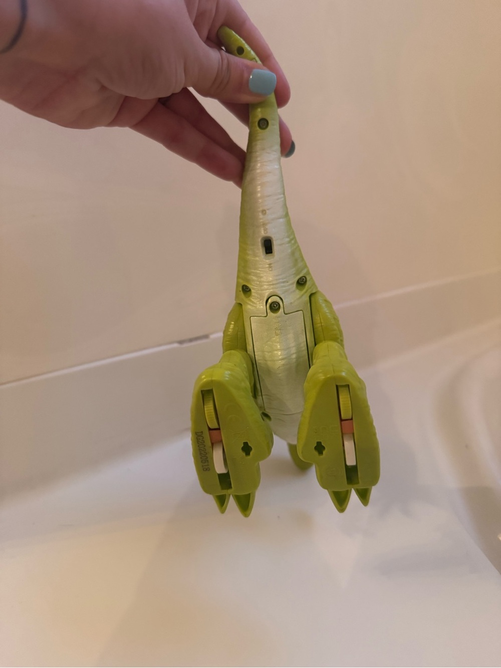 Robo Alive Rampaging Green Raptor Dinosaur Toy - Picture 3 of 3